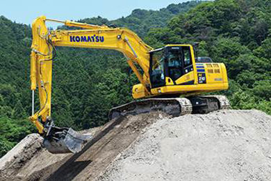 Komatsu’s PC210LCi-11 excavator delivers versatility in a compact size