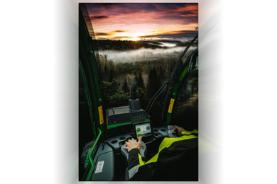 John Deere improves window quality on Its G-Series Harvesters & Forwarders with RENCRAFT®