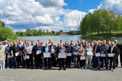 The Einari Vidgrén Foundation rewarded merited forestry professionals for the 20th time at the award ceremony held in Rientola in Vieremä on 3 June. The awards totalled EUR 180,000.P